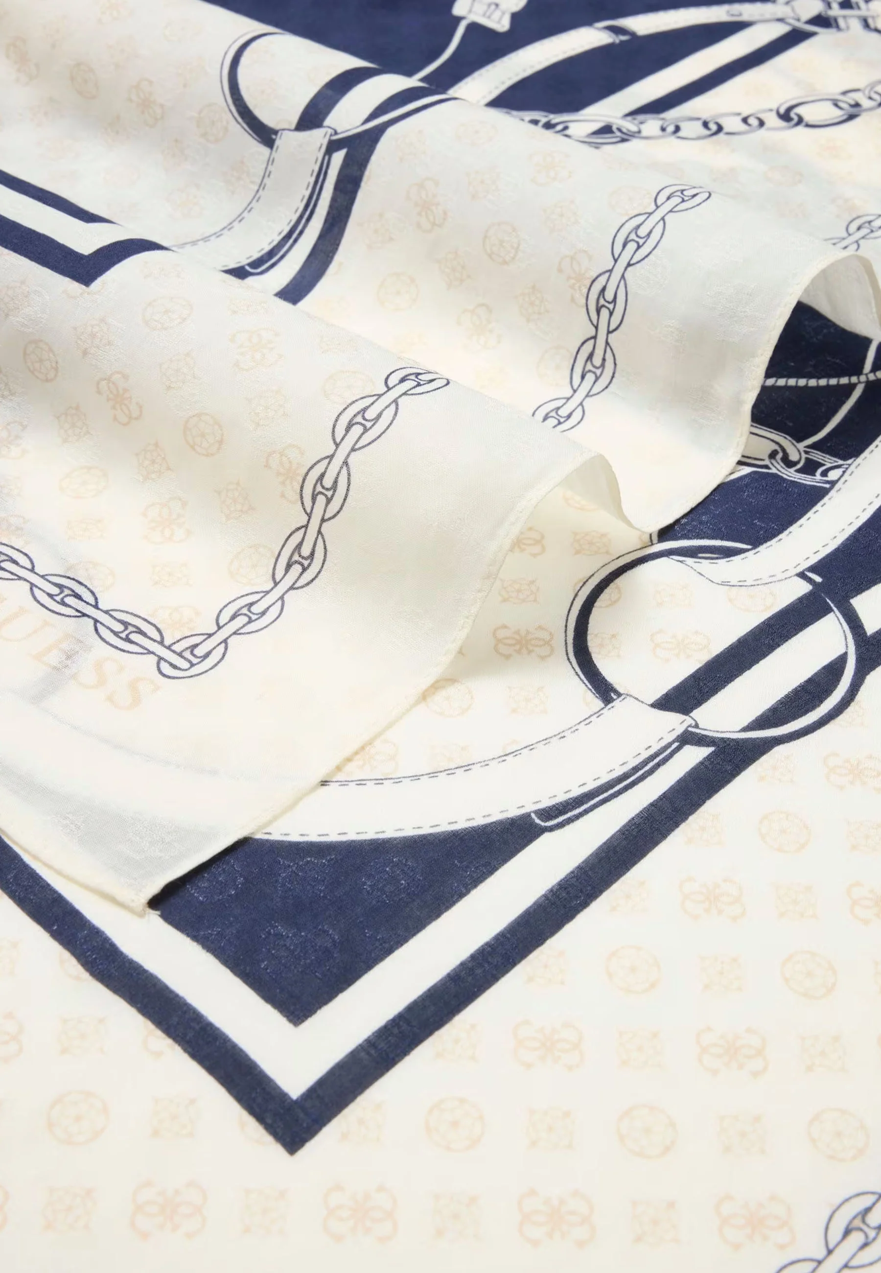 Guess Foulard Donna | AW5492 VIS03 - Image 3